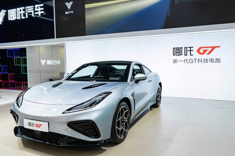 深圳坪山区鑫天通企业管理咨询哪吒汽车在智能汽车领域的表现，领途汽车在新能源汽车市场中的影响力